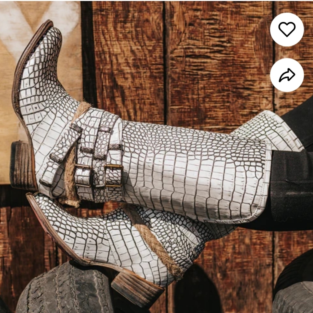 STUNNING BOOTS